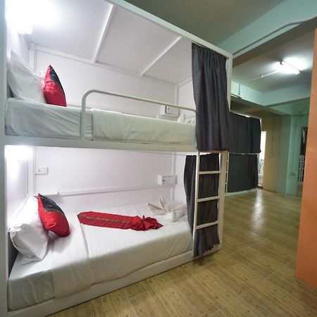 Panda Hostel Phuket (Adults Only) Patong Экстерьер фото