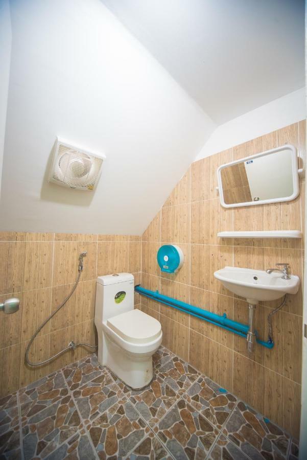 Panda Hostel Phuket (Adults Only) Patong Экстерьер фото