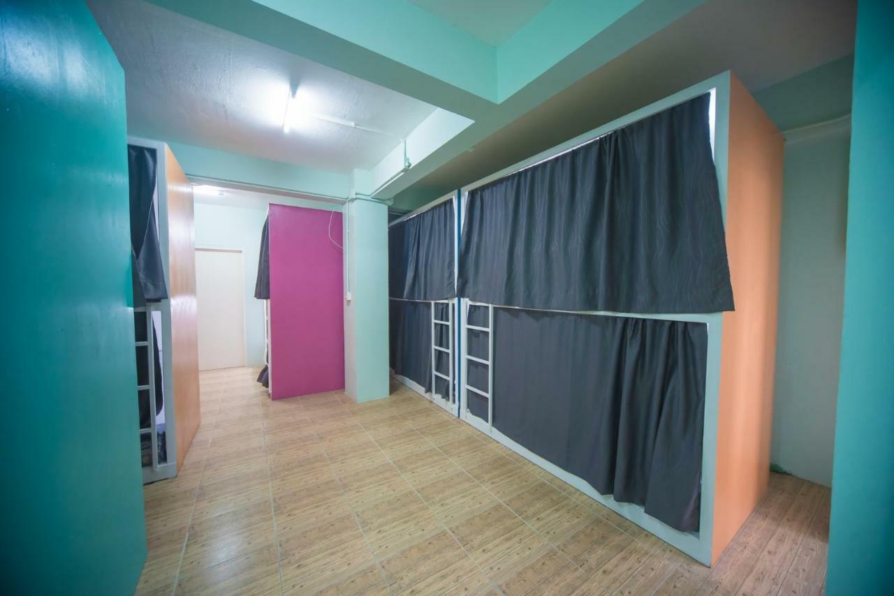Panda Hostel Phuket (Adults Only) Patong Экстерьер фото