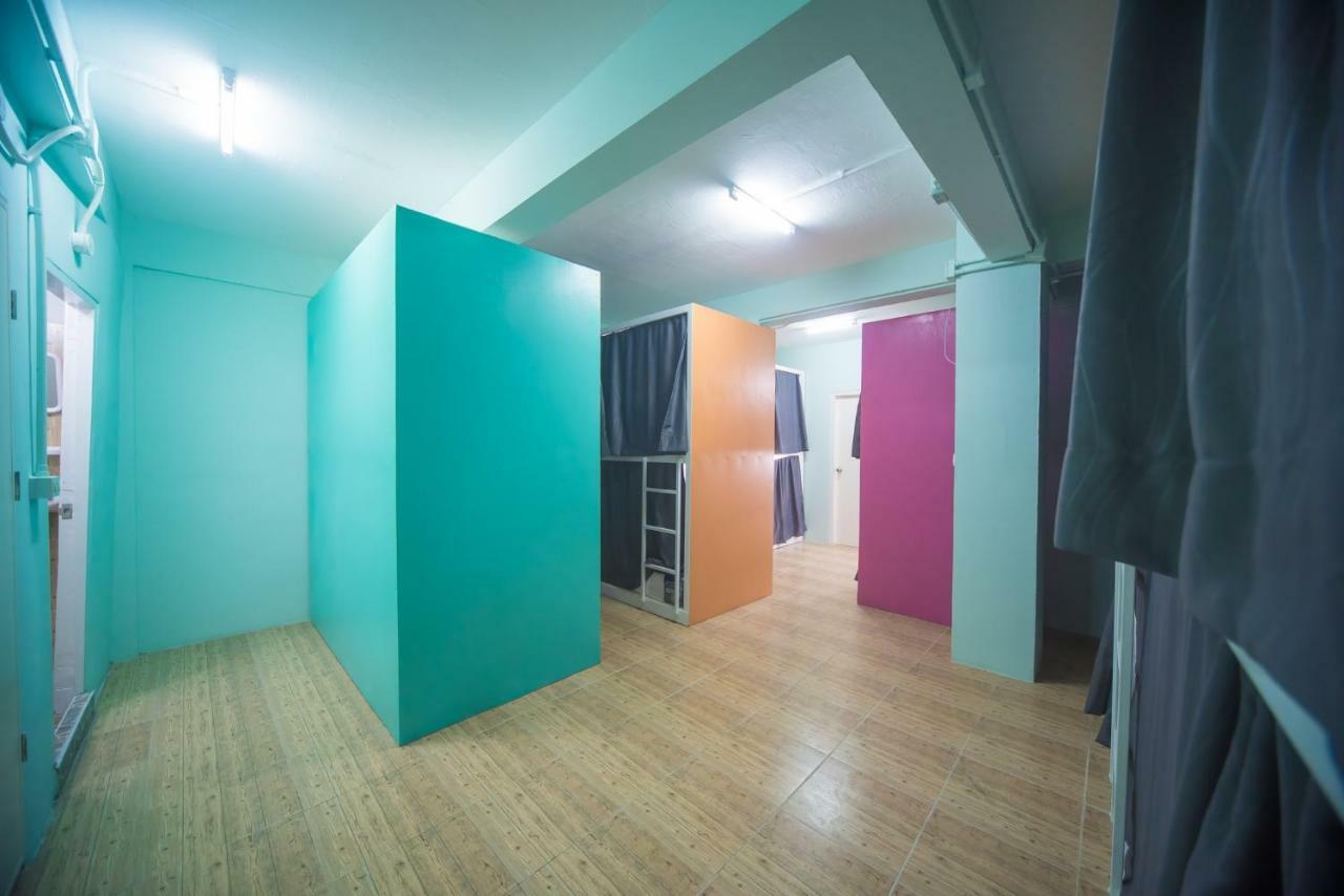 Panda Hostel Phuket (Adults Only) Patong Экстерьер фото