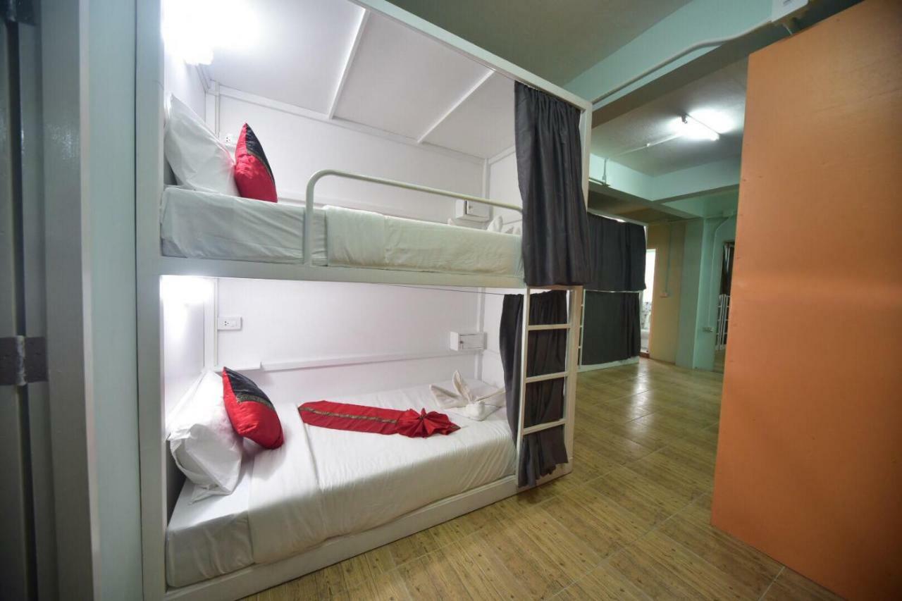 Panda Hostel Phuket (Adults Only) Patong Экстерьер фото