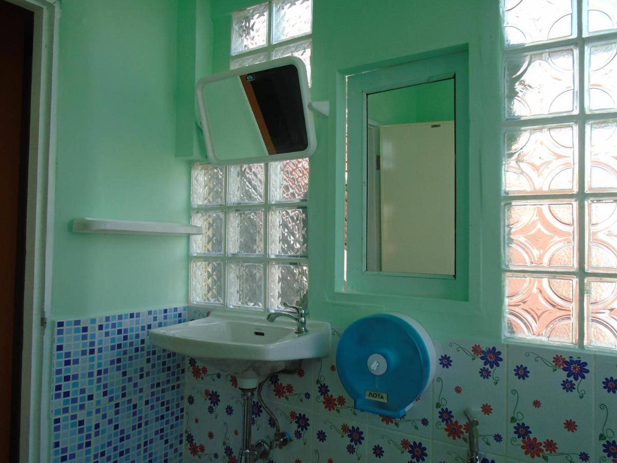 Panda Hostel Phuket (Adults Only) Patong Экстерьер фото